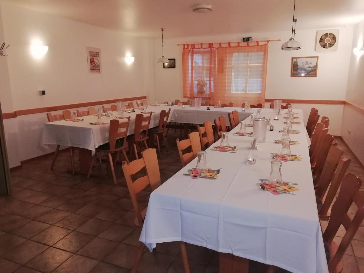 Wollroeder Krug Hotel Guxhagen Bagian luar foto